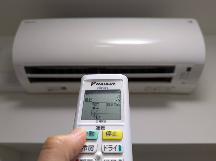 エアコンとリモコン